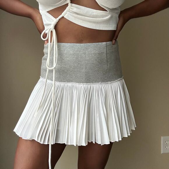 INTERMIX Derek Lam 10 Crosby Grey and White Cotton Pleated Mini Skirt Size 6 - Picture 1 of 7